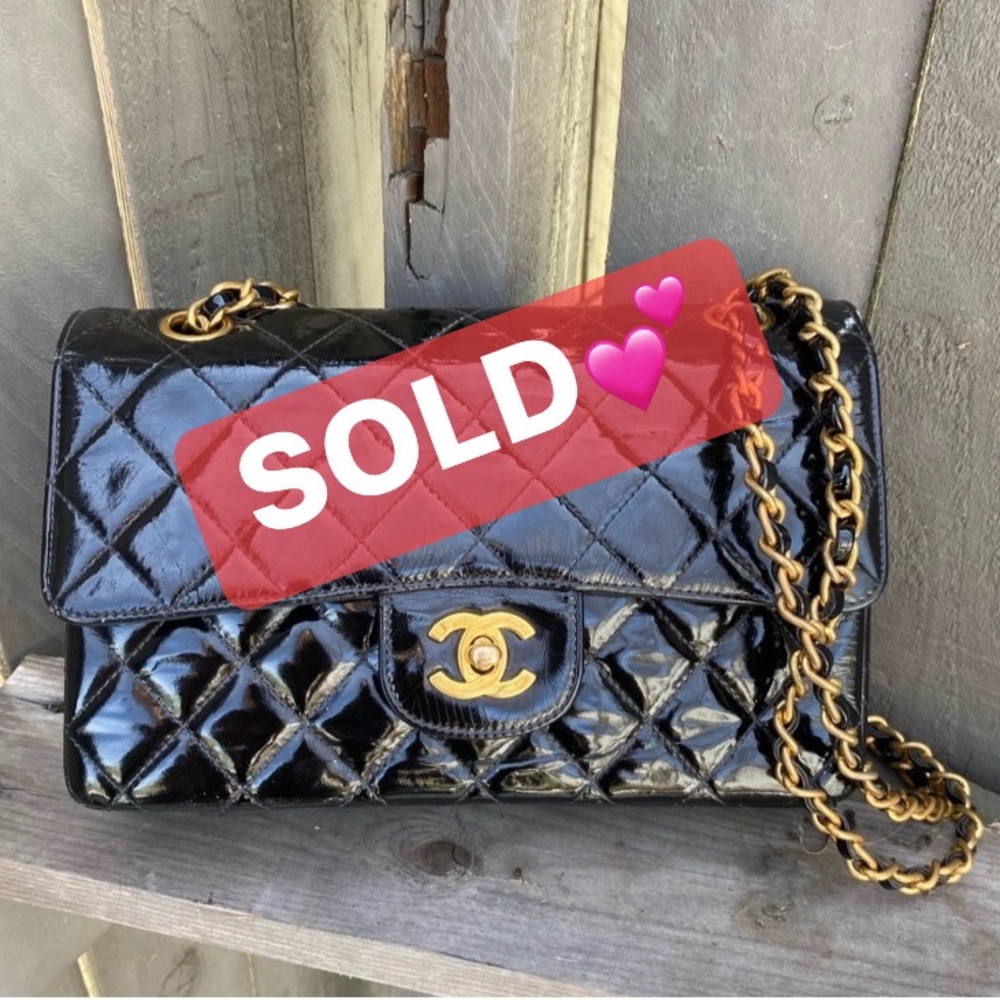 ⭐️BEAUTIFUL⭐️ CHANEL CLASSIC FLAP BAG MEDIUM 9 INCHES🔥 100% Authentic patent